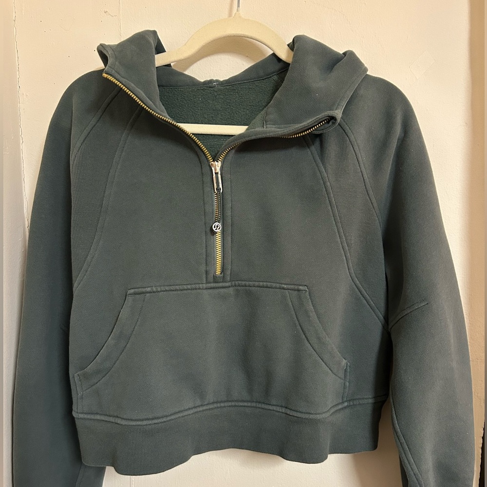 LULULEMON forest green cropped scuba GOLD zipper